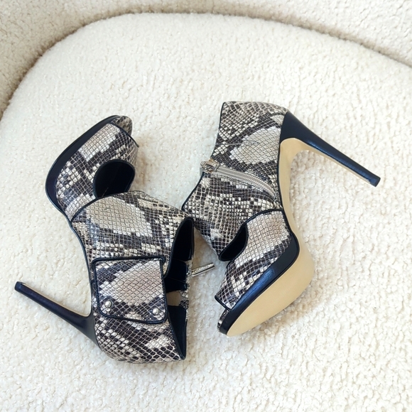 Calvin Klein Lenora Classic Python Print Open Toe Heel - Picture 4 of 8